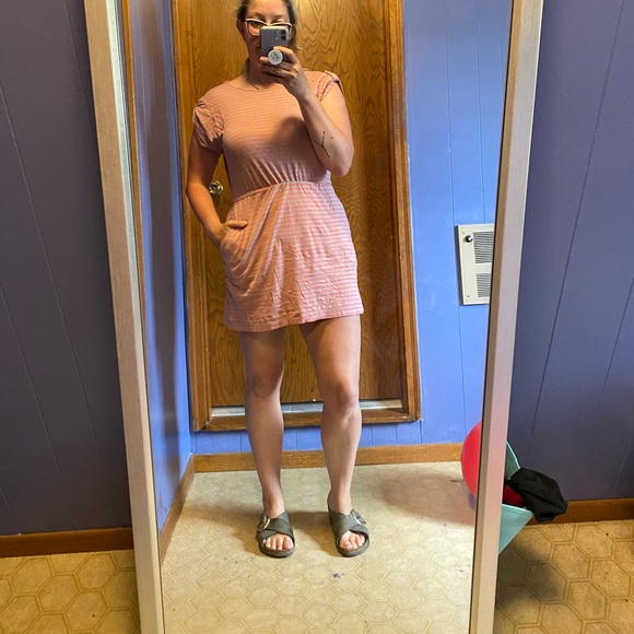 ❤️ 3/$20 Pink and gray striped cowl back mini dress pockets - Picture 4 of 5